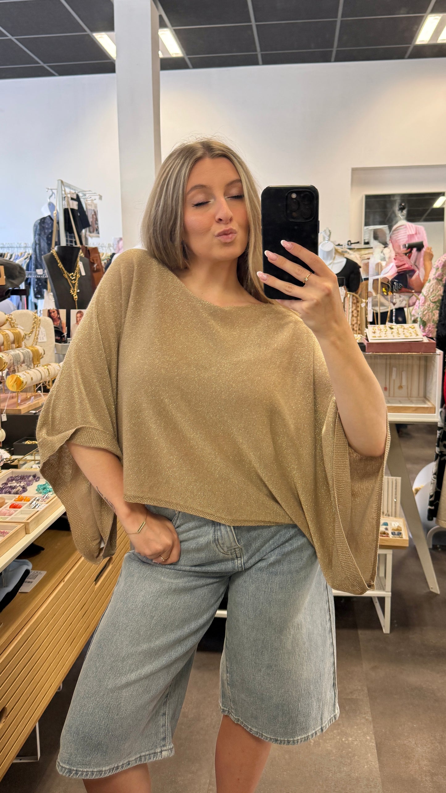 haut cape brillant