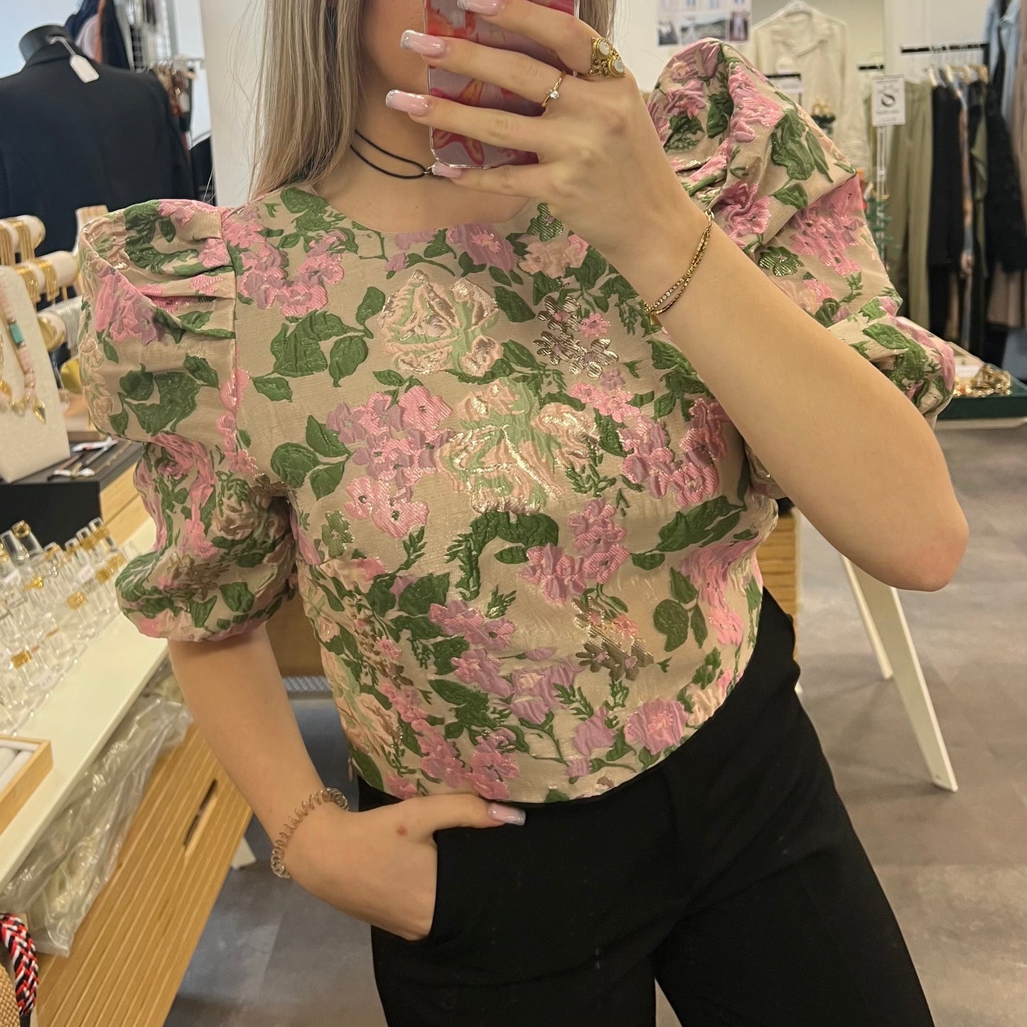 haut manches bouffantes