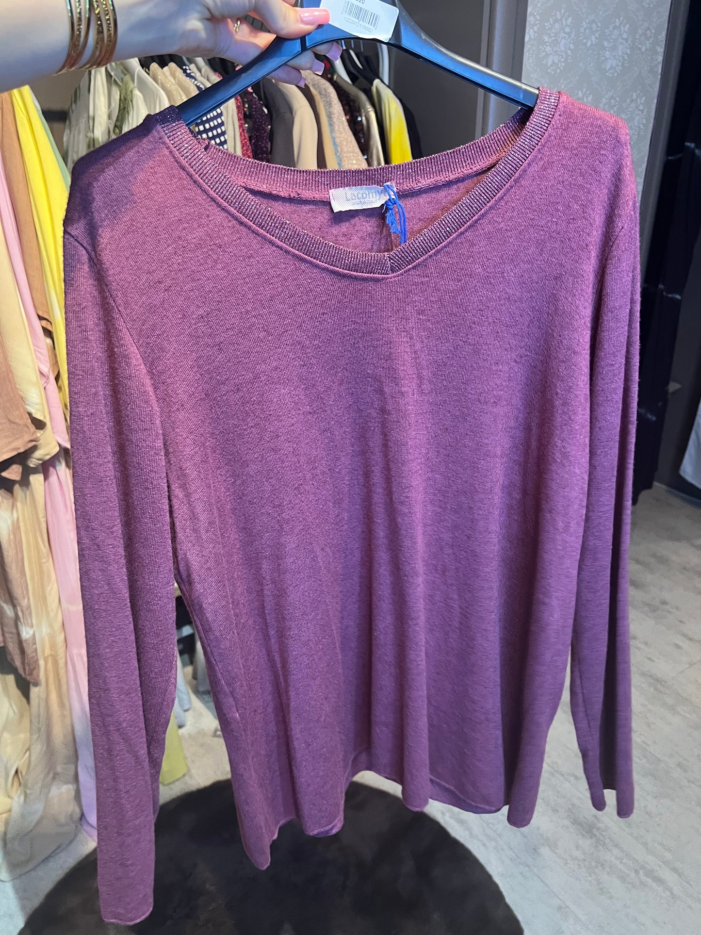 (24) haut prune col pailleté