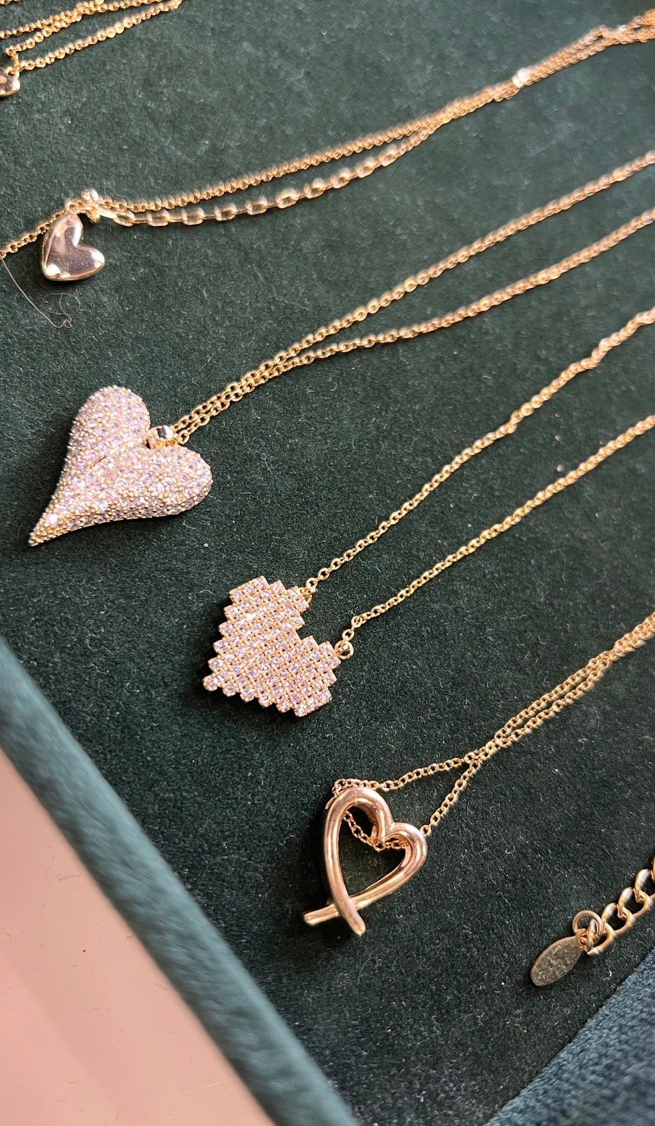 COLLIERS ET PENDENTIFS