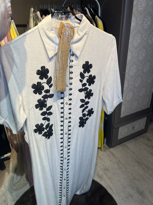(12) robe fleurs broderies