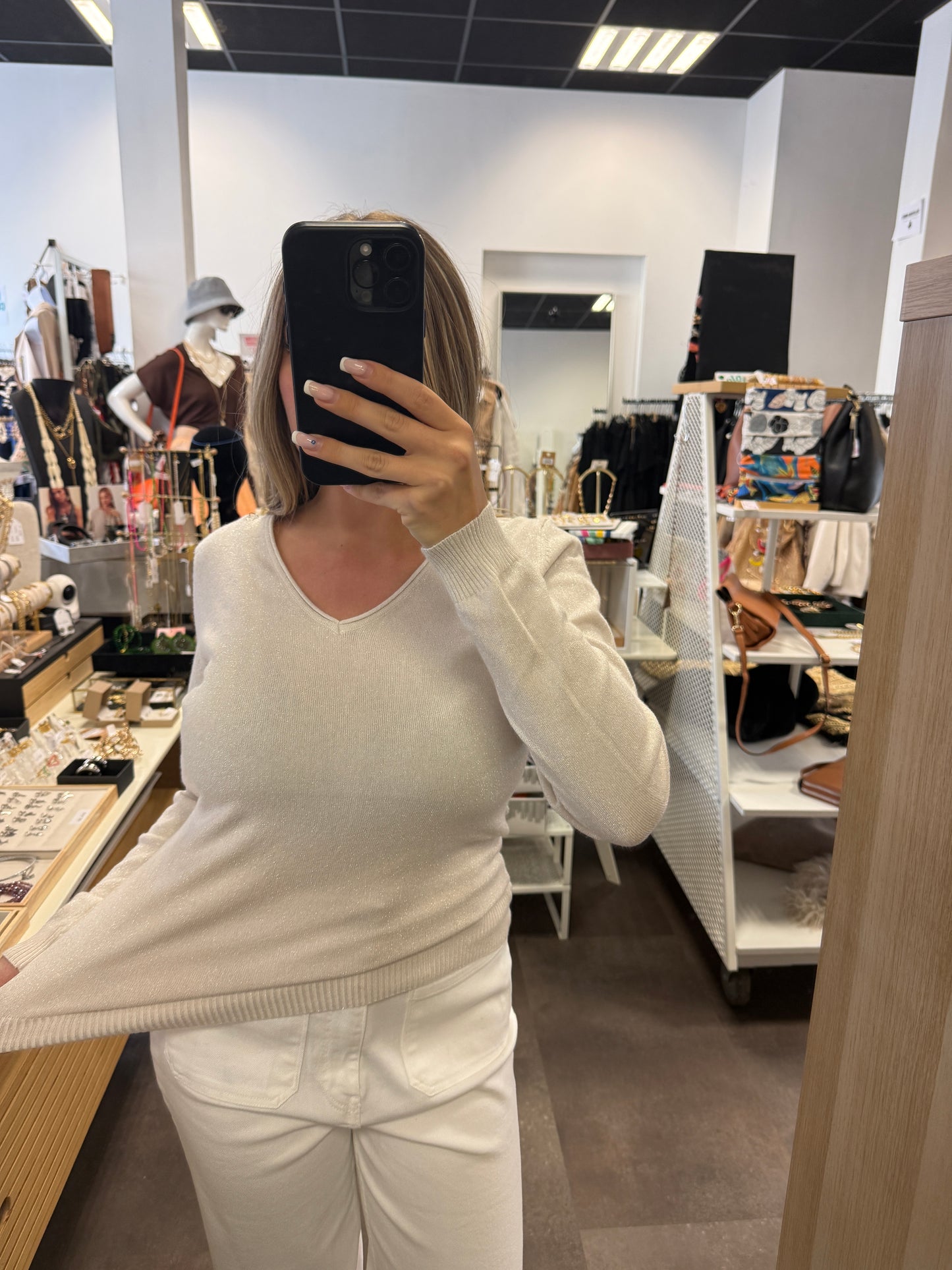 pull paillettes blanc col v