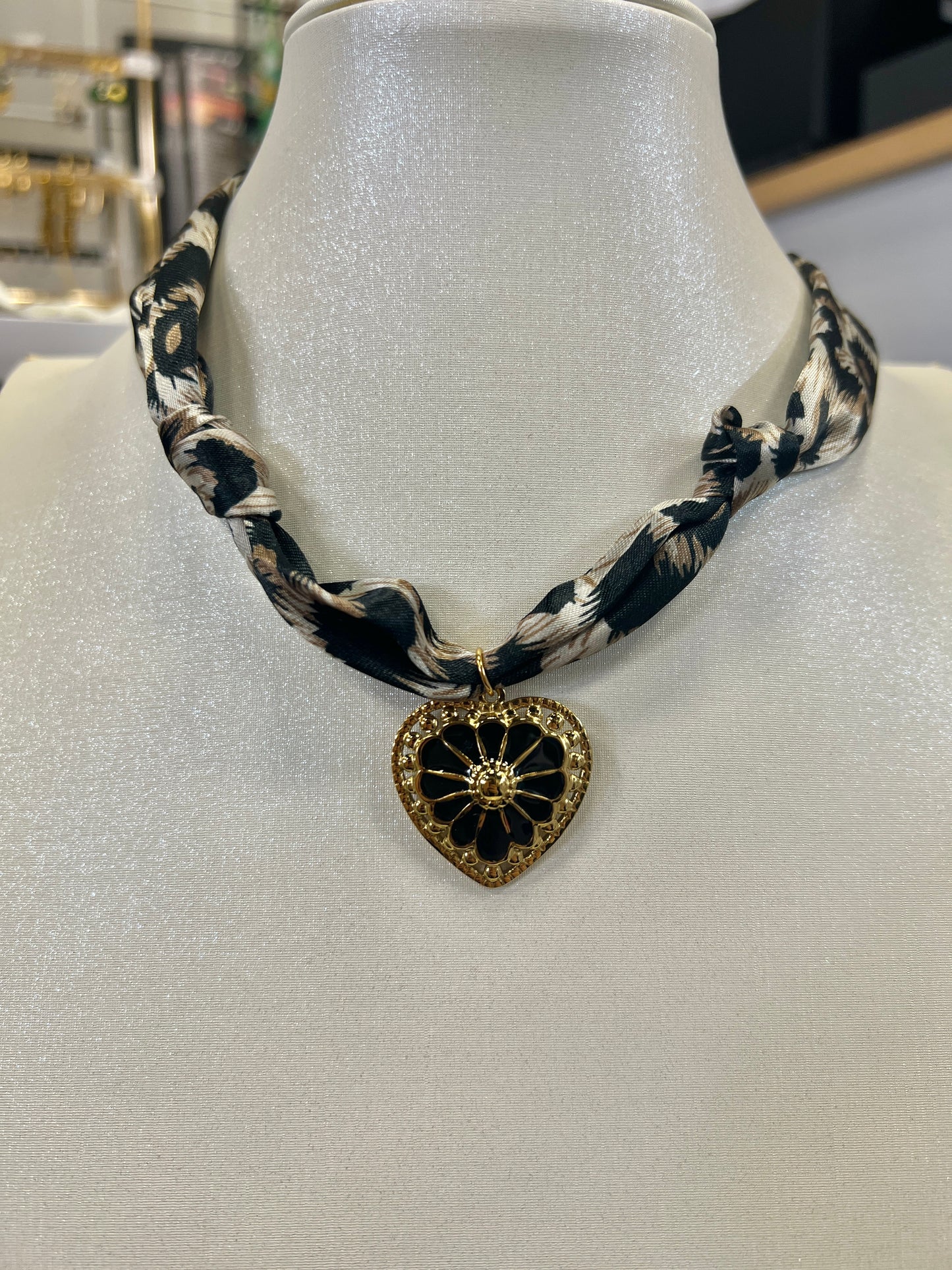 collier ruban