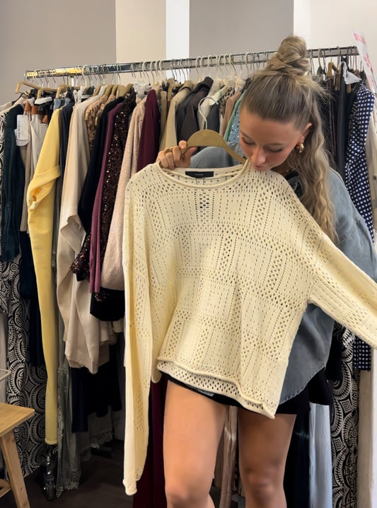 (37) pull maille avec trous