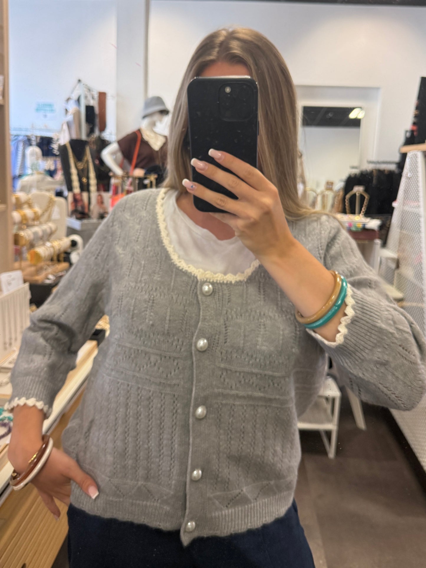veste tendance avec boutons champignons nacrés