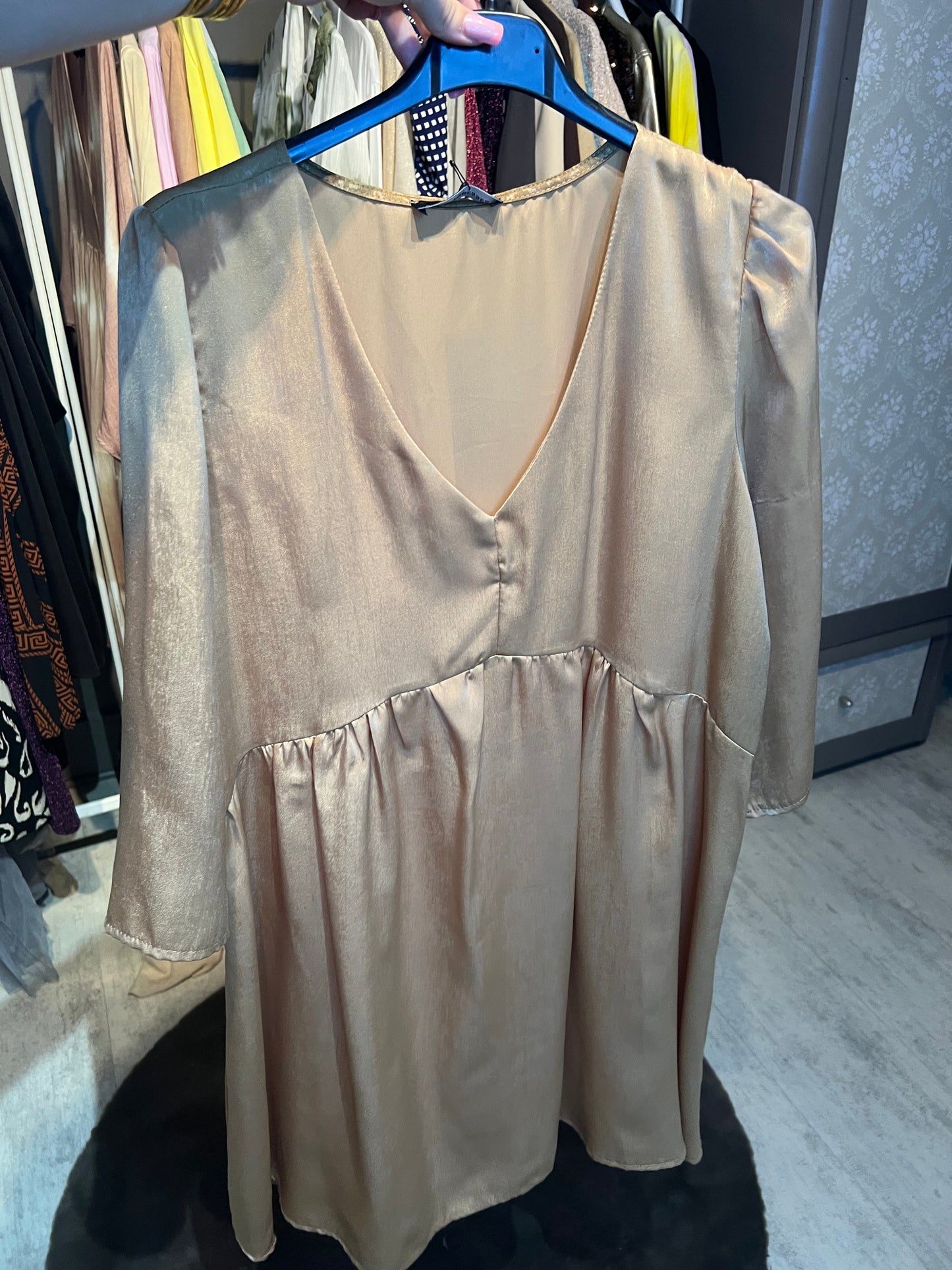(9) robe doré courte bianca