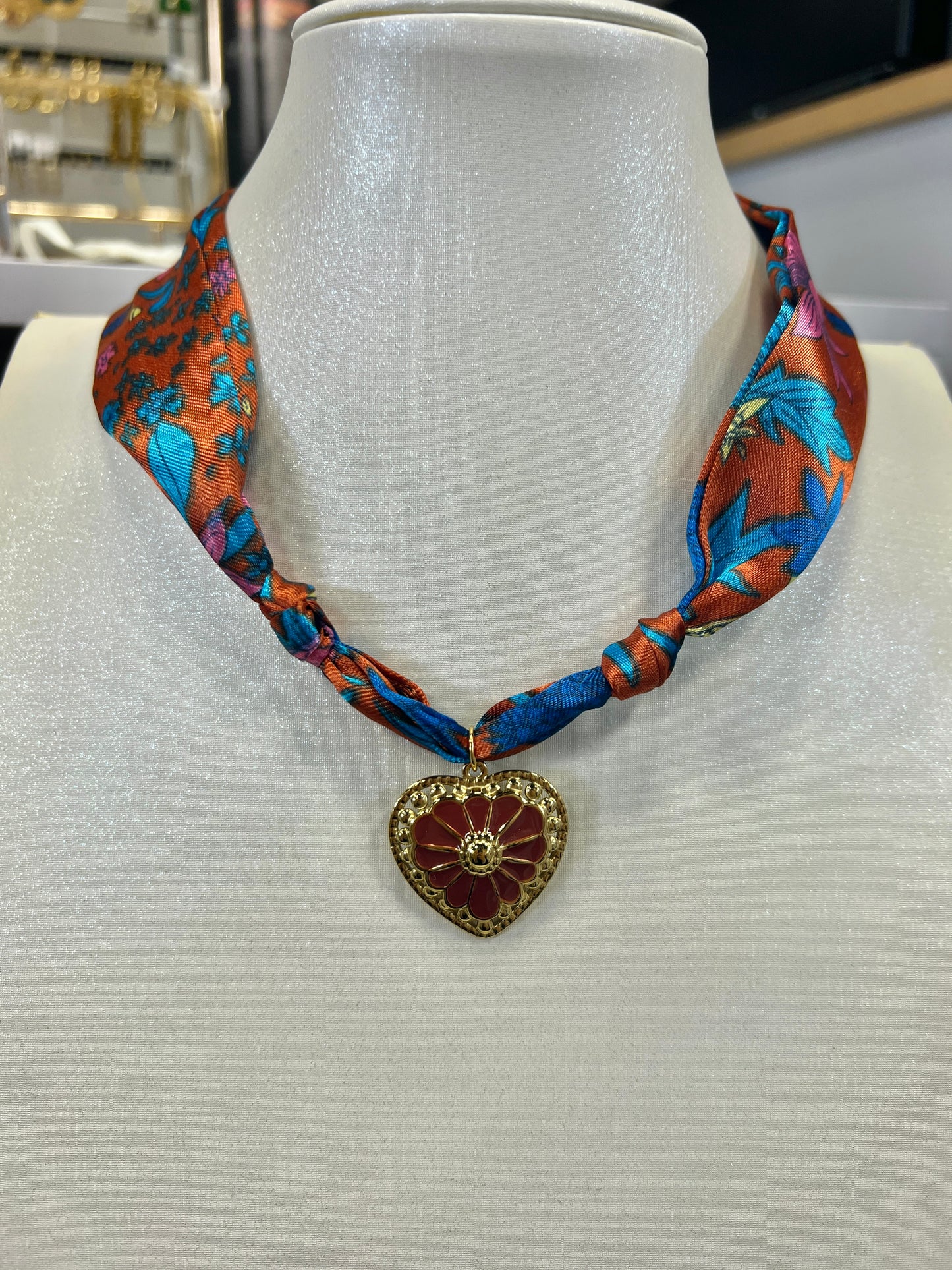 collier ruban