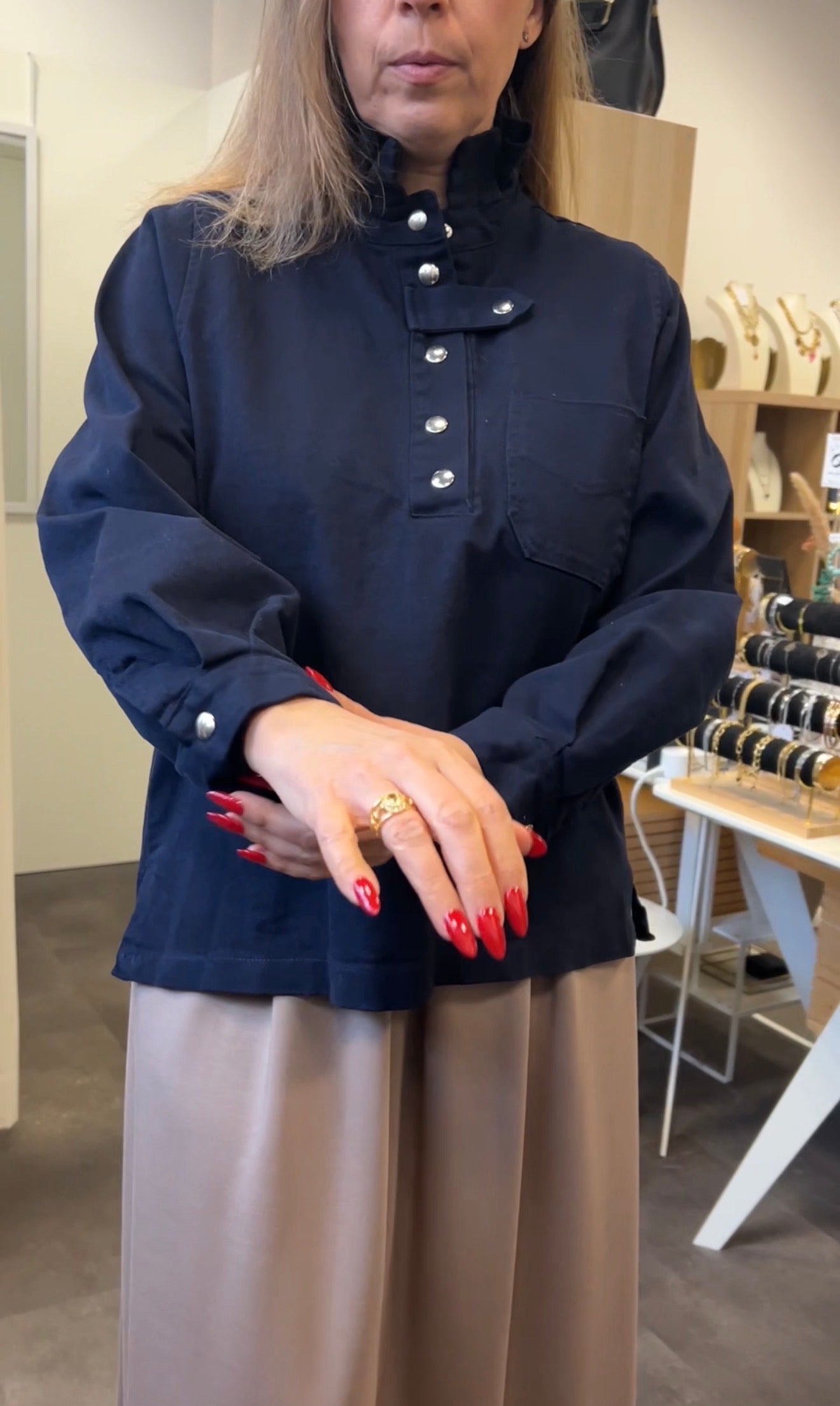 veste en jean bleu