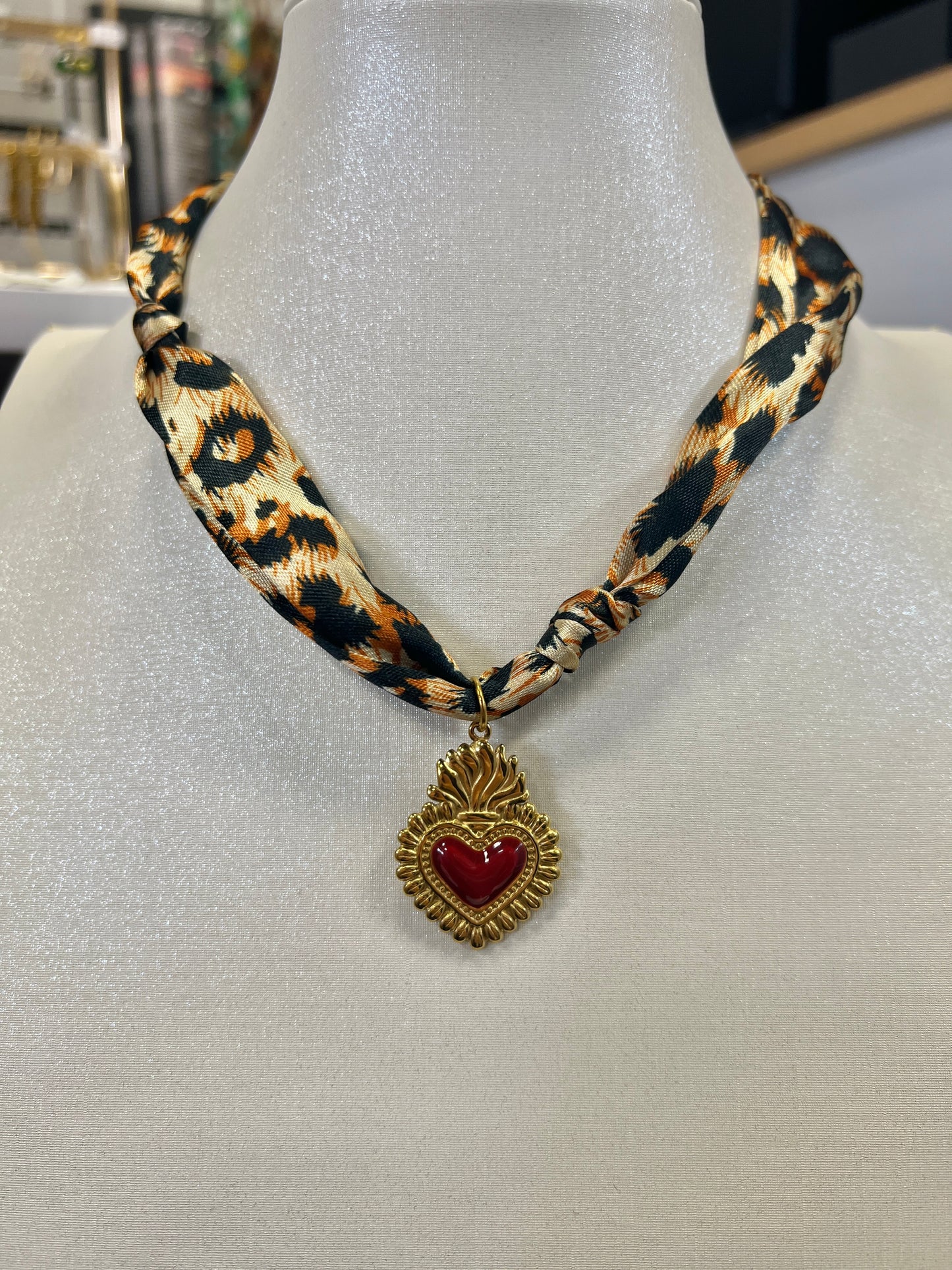 collier ruban